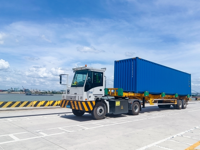广州港甄选！去看港口“特种兵”徐工纯电牵引车